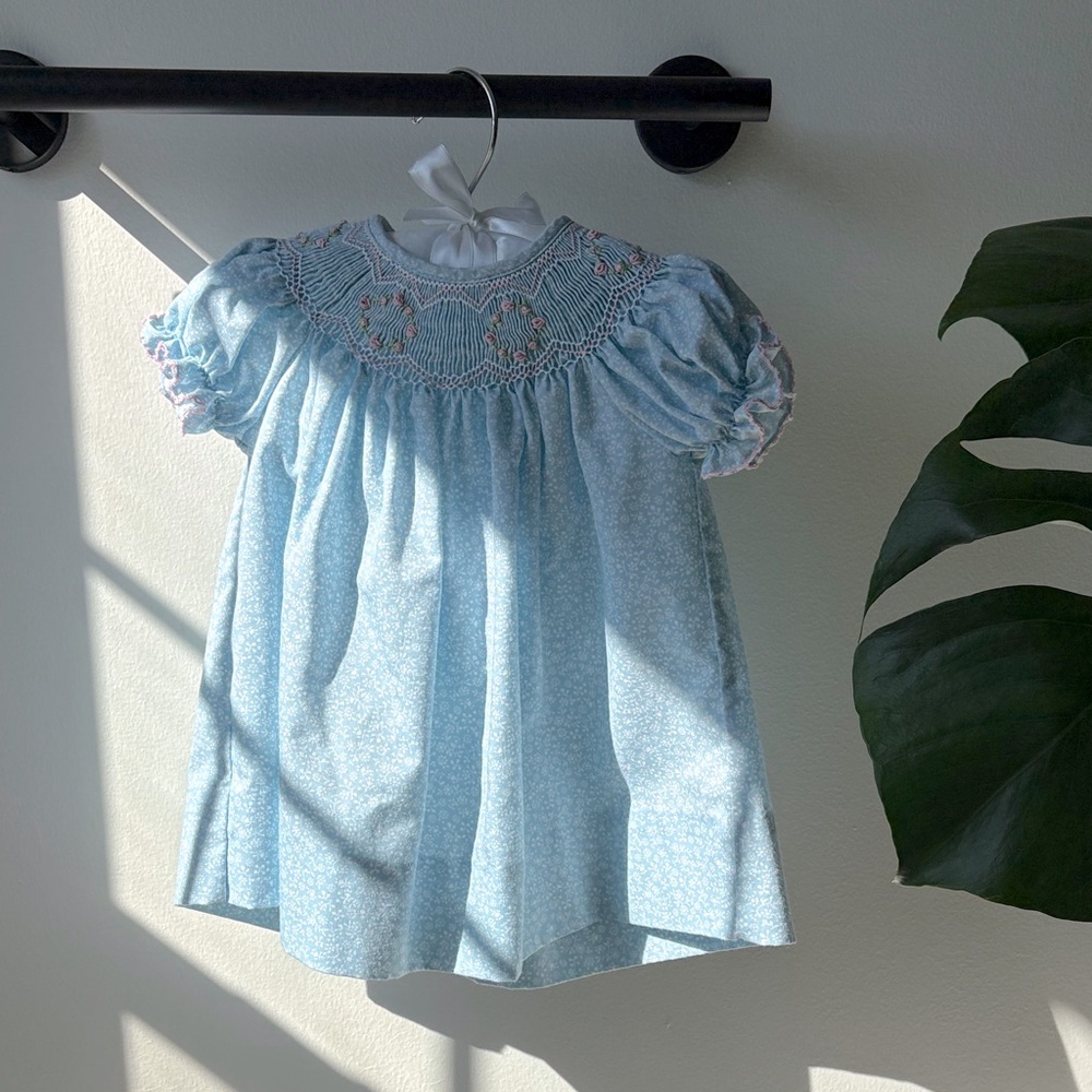 Petit Bebe Blue White Floral Pink Trim Smocked Baby Dress Size 3 Month